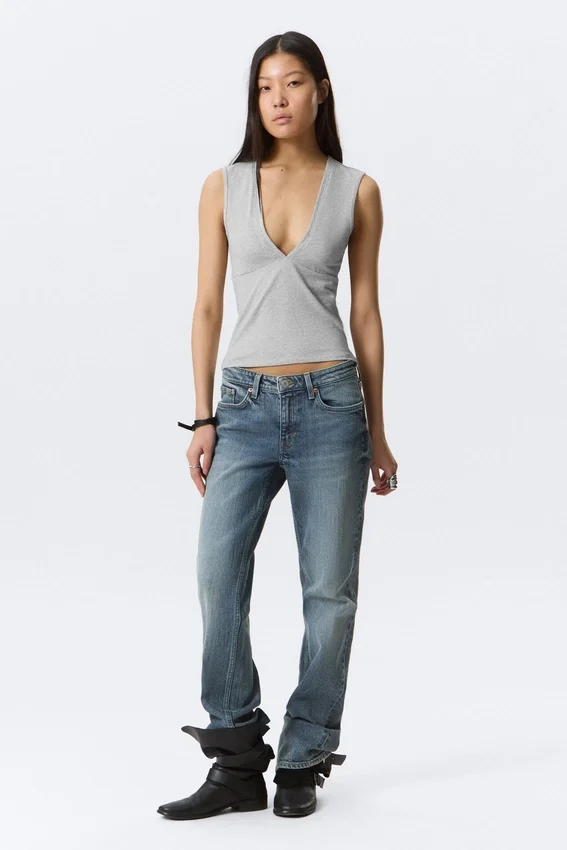 Fitted V-Neck Sleeveless Top – Light Grey Melange Fitted V-Neck Sleeveless Top – Light Grey Melange