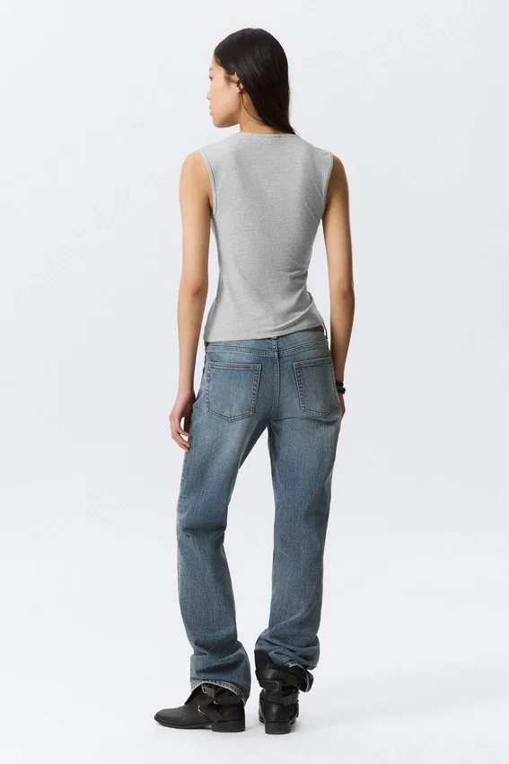 Fitted V-Neck Sleeveless Top – Light Grey Melange Fitted V-Neck Sleeveless Top – Light Grey Melange
