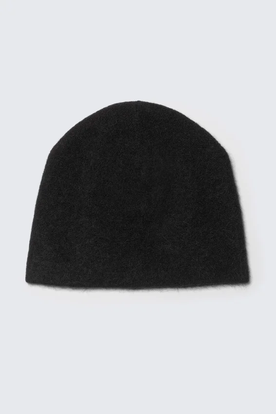 Fluffy Beanie – Black Fluffy Beanie – Black