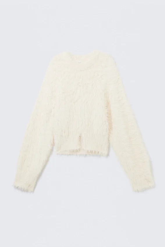 Fluffy Knitted Sweater – White Fluffy Knitted Sweater – White