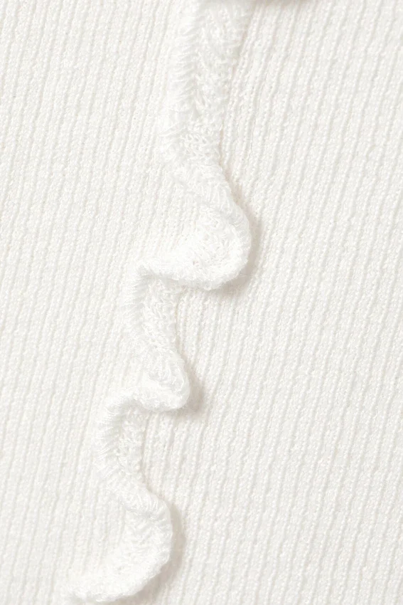Frill-Edge Ribbed Knitted Top – White Frill-Edge Ribbed Knitted Top – White