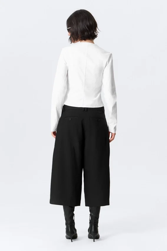 Gathered V-Neck Zip Top – White Gathered V-Neck Zip Top – White