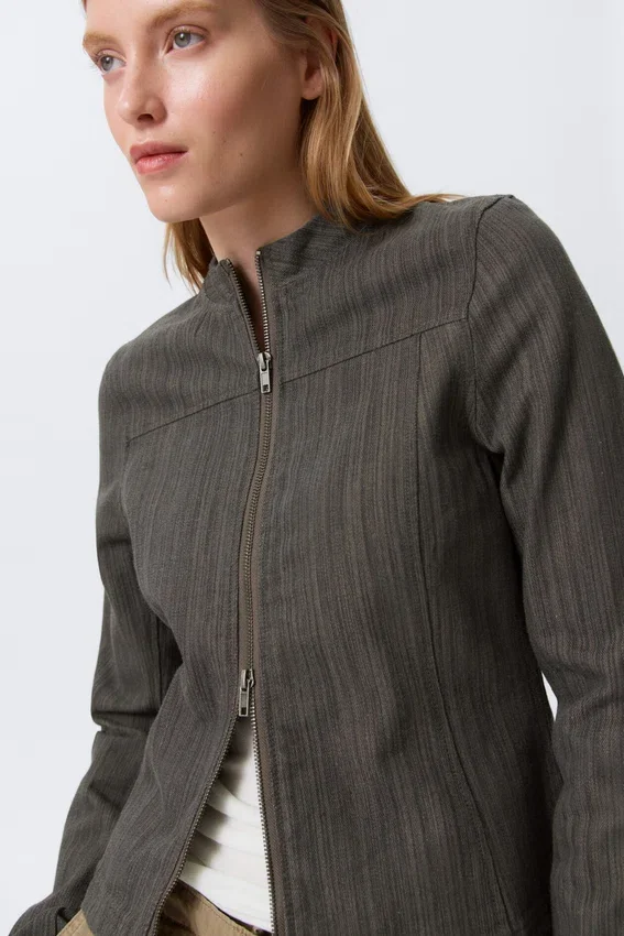 Genevieve Slim Structured Cotton Zip Jacket – Dark Grey Genevieve Slim Structured Cotton Zip Jacket – Dark Grey
