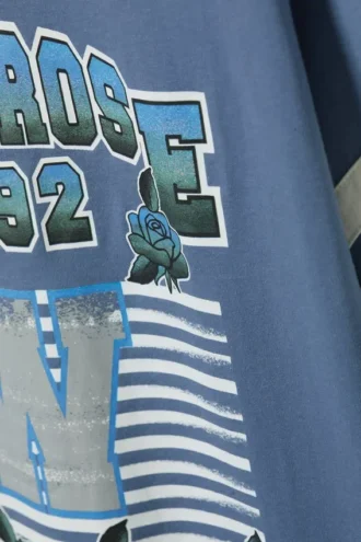 Graphic Short-Sleeved Varsity T-Shirt – Dusty Blue – Magic Rose