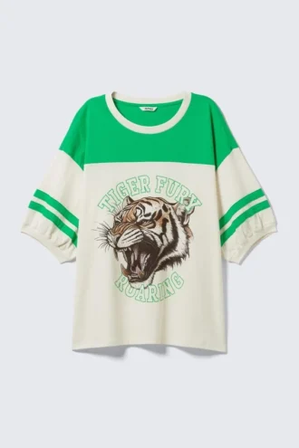 Graphic Short-Sleeved Varsity T-Shirt – White & Green – Tiger Fury
