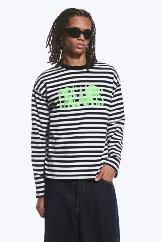Great Boxy Graphic Long Sleeve T-Shirt – Black & White Stripe – Dreams Great Boxy Graphic Long Sleeve T-Shirt – Black & White Stripe – Dreams
