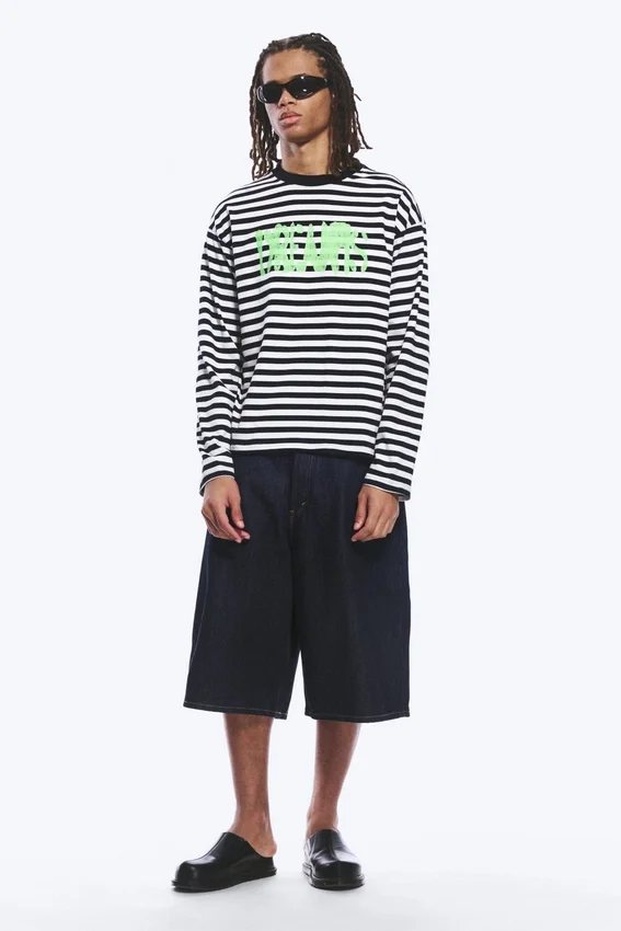 Great Boxy Graphic Long Sleeve T-Shirt – Black & White Stripe – Dreams Great Boxy Graphic Long Sleeve T-Shirt – Black & White Stripe – Dreams