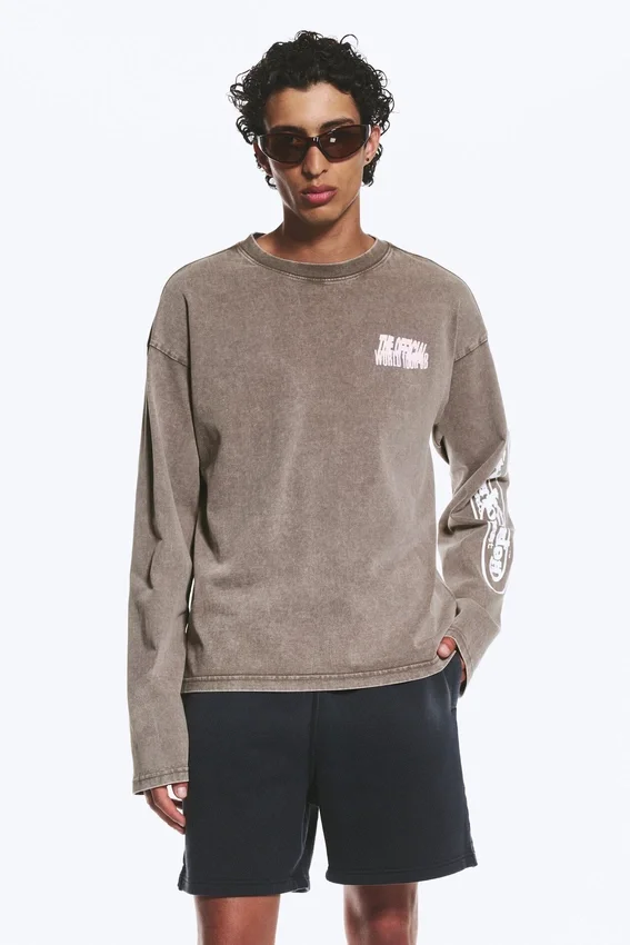 Great Boxy Graphic Long Sleeve T-Shirt – Dark Mole – Logo Mix Great Boxy Graphic Long Sleeve T-Shirt – Dark Mole – Logo Mix