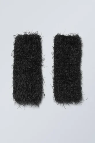 Hairy Wristwarmers – Black