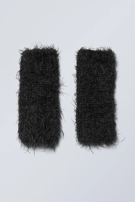 Hairy Wristwarmers – Black Hairy Wristwarmers – Black