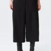 Hanne H Capri Suiting Trousers – Black Hanne H Capri Suiting Trousers – Black