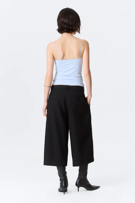 Hanne H Capri Suiting Trousers – Black Hanne H Capri Suiting Trousers – Black