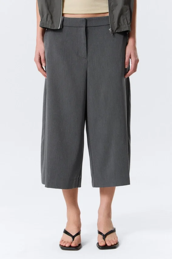 Hanne H Capri Suiting Trousers – Dark Grey Melange Hanne H Capri Suiting Trousers – Dark Grey Melange