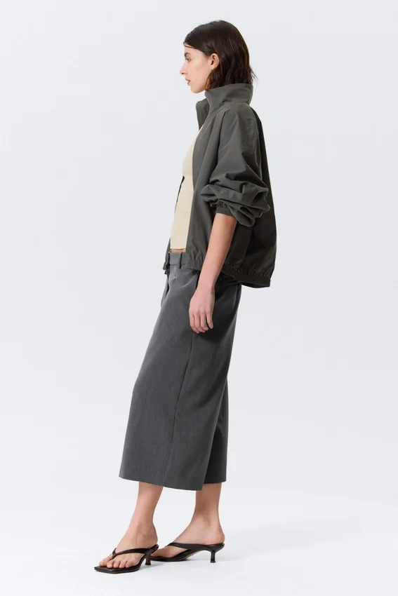 Hanne H Capri Suiting Trousers – Dark Grey Melange Hanne H Capri Suiting Trousers – Dark Grey Melange