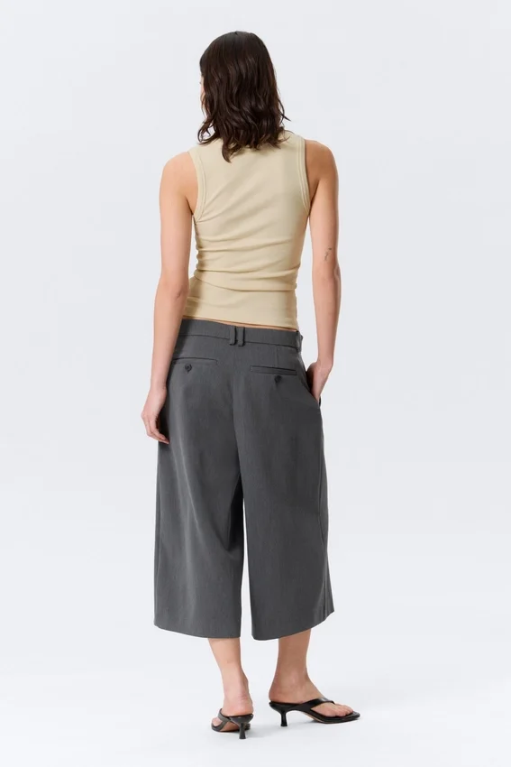 Hanne H Capri Suiting Trousers – Dark Grey Melange Hanne H Capri Suiting Trousers – Dark Grey Melange