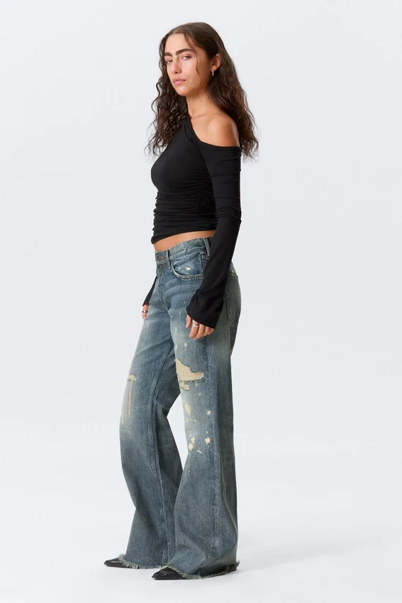 Helix Low Rise Regular Flared Jeans – Arizona Worn – Medium Blue Helix Low Rise Regular Flared Jeans – Arizona Worn – Medium Blue