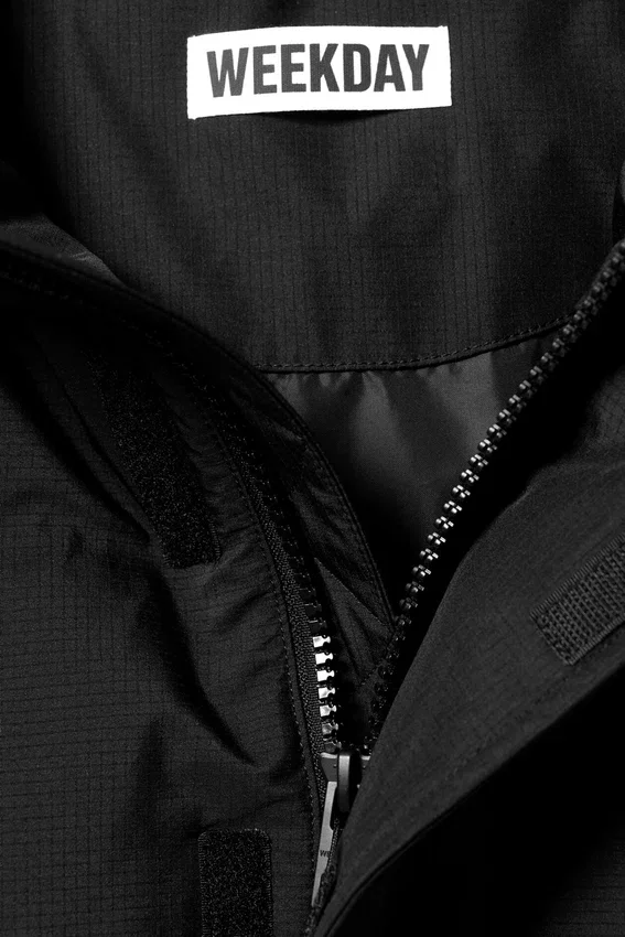Hooded Puffer Jacket with Faux Fur Trim – Black Hooded Puffer Jacket with Faux Fur Trim – Black