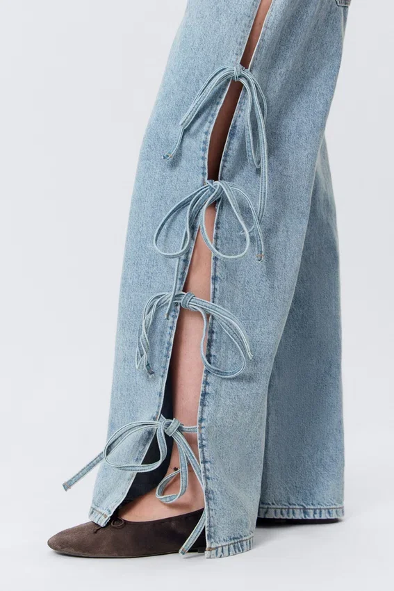 Imoo Low Rise Loose Wide Bow Jeans – Mid Blue – Medium Blue Imoo Low Rise Loose Wide Bow Jeans – Mid Blue – Medium Blue