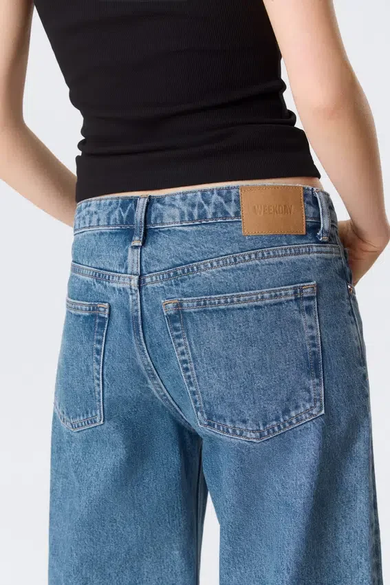 Imoo Low Rise Loose Wide Jeans – 90S Blue – Medium Blue Imoo Low Rise Loose Wide Jeans – 90S Blue – Medium Blue
