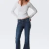 Katsumi Low Rise Frayed Flared Jeans – Summit Blue – Dark Blue Katsumi Low Rise Frayed Flared Jeans – Summit Blue – Dark Blue