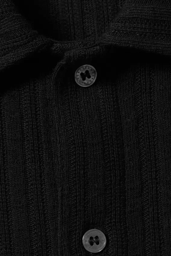 Knitted Short-Sleeved Button-Up Shirt – Black Knitted Short-Sleeved Button-Up Shirt – Black
