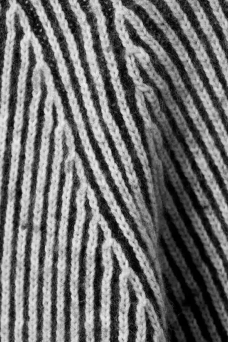 Knitted Two-Tone Wool Blend Sweater – Two-Tone Light Grey