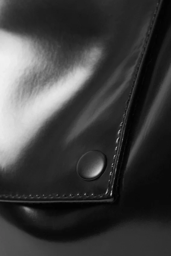 Large Glossy Faux Leather Tote – Black Large Glossy Faux Leather Tote – Black