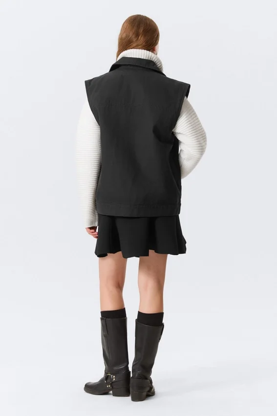 Lightly Padded Canvas Zip Vest – Black Lightly Padded Canvas Zip Vest – Black