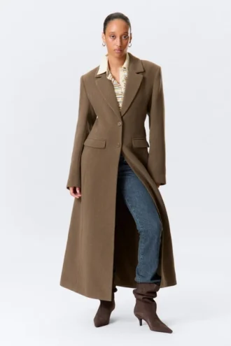 Long Fitted Single-Breasted Suiting Coat – Medium Brown