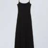 Long Fitted Strap Dress – Black Long Fitted Strap Dress – Black