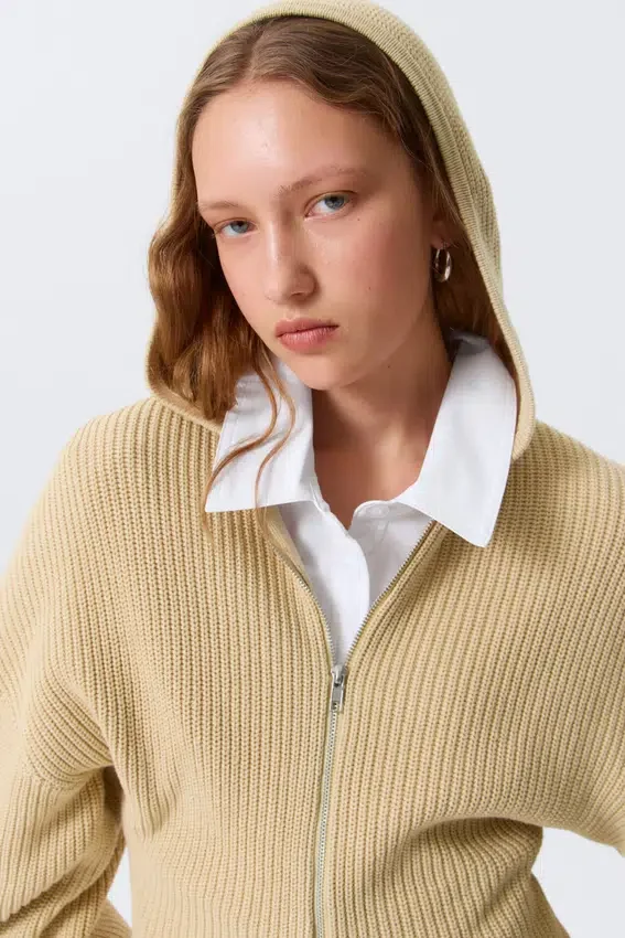 Long Knitted Zip Hoodie – Beige Long Knitted Zip Hoodie – Beige