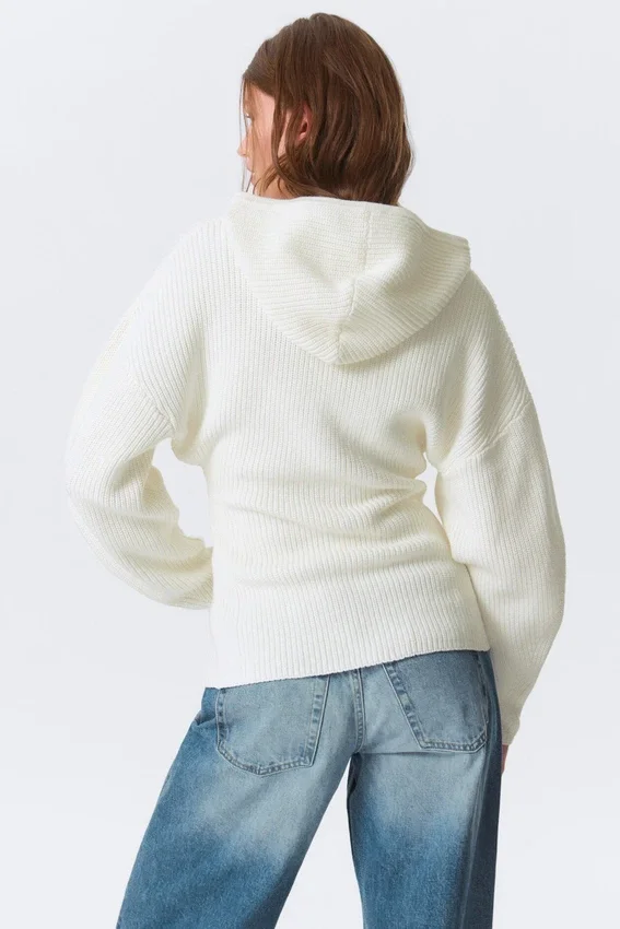 Long Knitted Zip Hoodie – White Long Knitted Zip Hoodie – White