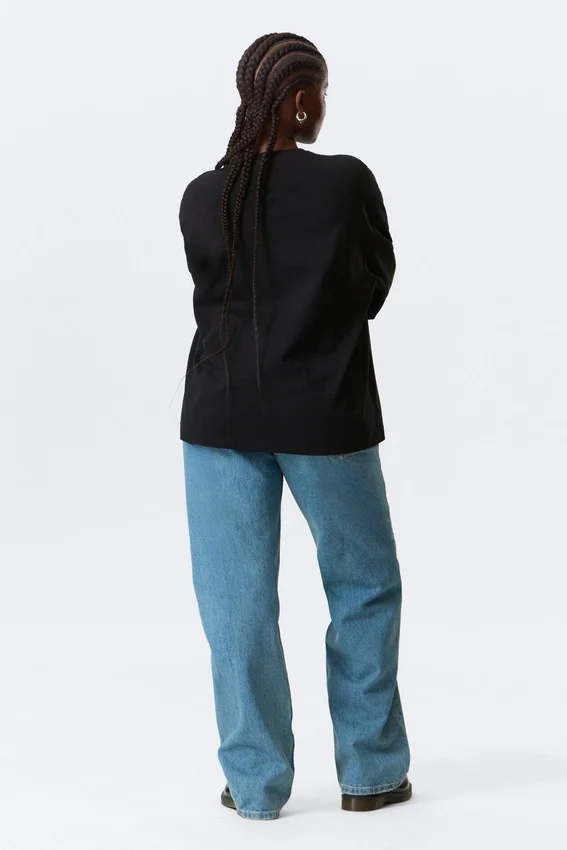 Long-Sleeved Boxy Cotton T-Shirt – Black Long-Sleeved Boxy Cotton T-Shirt – Black