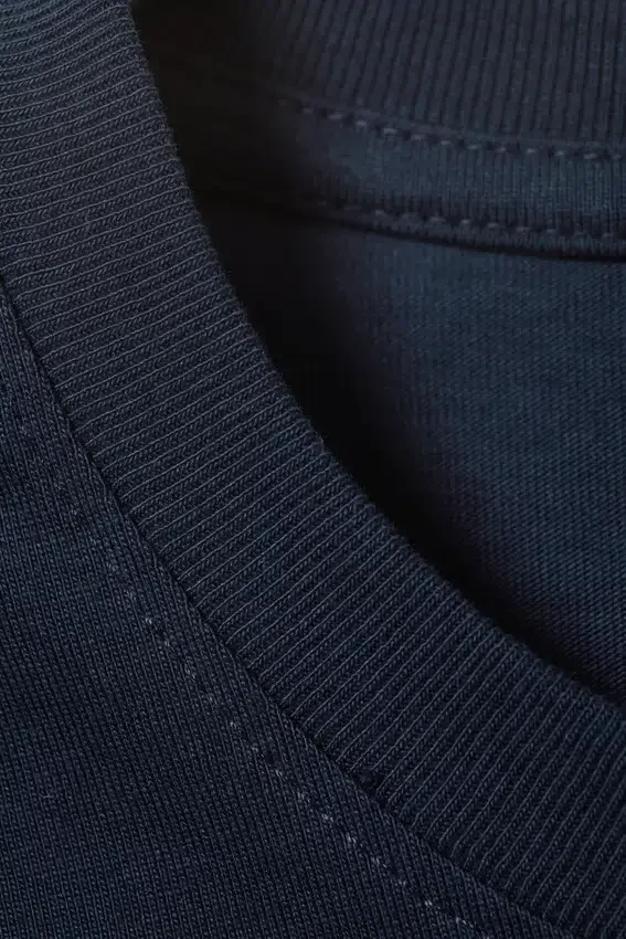 Long-Sleeved Boxy Cotton T-Shirt – Navy Blue Long-Sleeved Boxy Cotton T-Shirt – Navy Blue