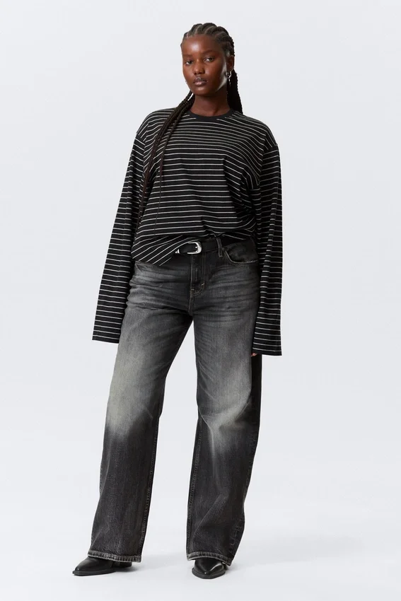 Long-Sleeved Boxy Cotton T-Shirt – Striped Black Long-Sleeved Boxy Cotton T-Shirt – Striped Black