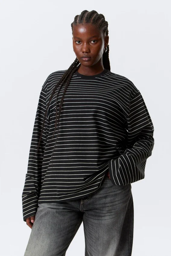 Long-Sleeved Boxy Cotton T-Shirt – Striped Black Long-Sleeved Boxy Cotton T-Shirt – Striped Black