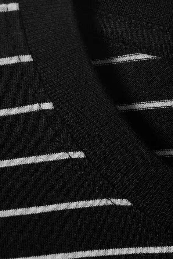 Long-Sleeved Boxy Cotton T-Shirt – Striped Black Long-Sleeved Boxy Cotton T-Shirt – Striped Black