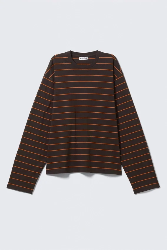 Long-Sleeved Boxy Cotton T-Shirt – Striped Dark Brown Long-Sleeved Boxy Cotton T-Shirt – Striped Dark Brown