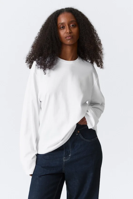 Long-Sleeved Boxy Cotton T-Shirt – White Long-Sleeved Boxy Cotton T-Shirt – White