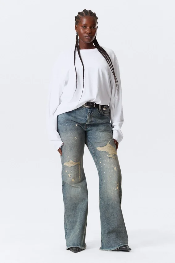 Long-Sleeved Boxy Cotton T-Shirt – White Long-Sleeved Boxy Cotton T-Shirt – White