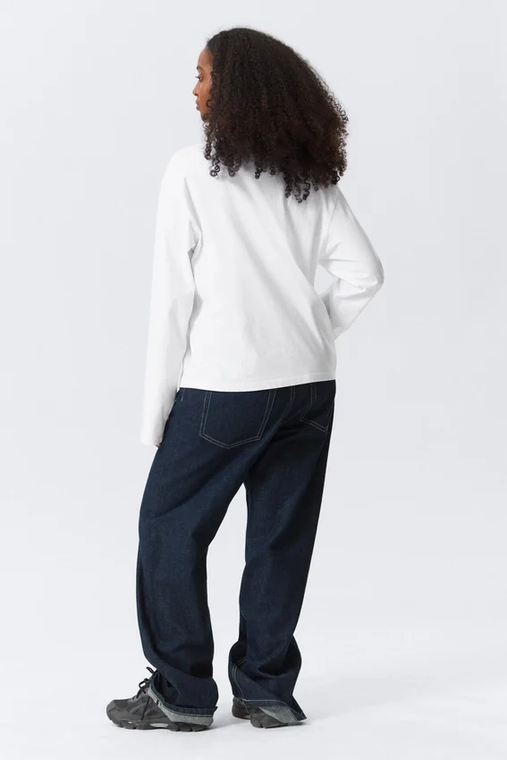 Long-Sleeved Boxy Cotton T-Shirt – White Long-Sleeved Boxy Cotton T-Shirt – White