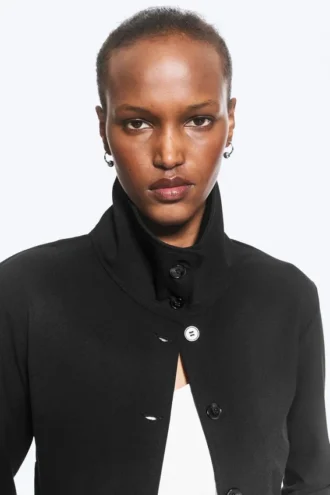 Long-Sleeved Buttoned Shirt – Black Long-Sleeved Buttoned Shirt – Black