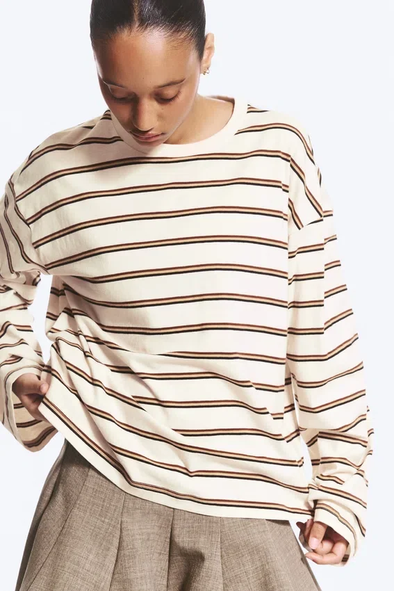 Long-Sleeved Cotton T-Shirt – Dusty White – Brown Stripes Long-Sleeved Cotton T-Shirt – Dusty White – Brown Stripes