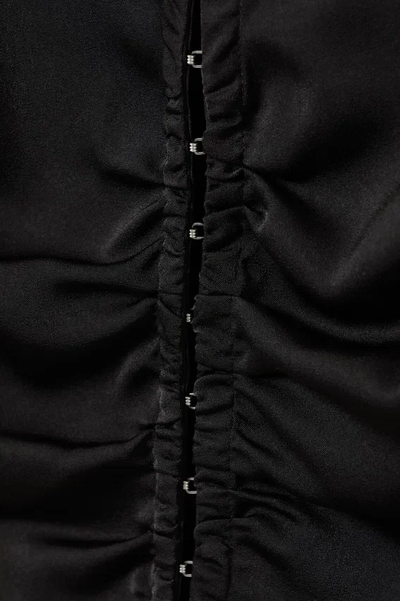 Long-Sleeved Fitted Satin Shirt – Black Long-Sleeved Fitted Satin Shirt – Black