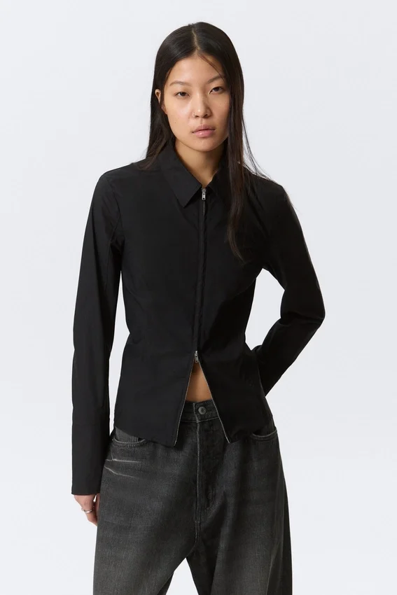 Long-Sleeved Fitted Zip Shirt – Black Long-Sleeved Fitted Zip Shirt – Black
