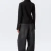 Long-Sleeved Fitted Zip Shirt – Black Long-Sleeved Fitted Zip Shirt – Black