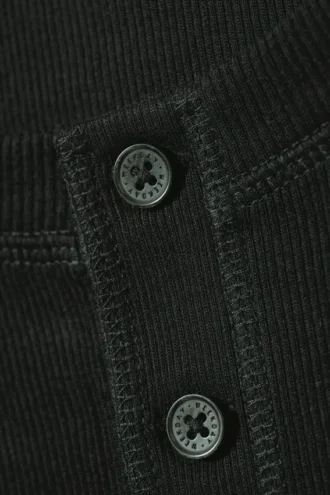 Long-Sleeved Henley T-Shirt – Dark Green