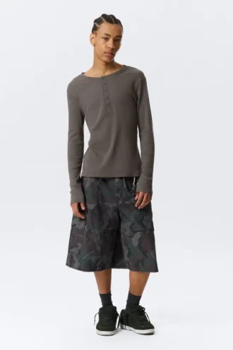 Long-Sleeved Henley T-Shirt – Dark Mole Long-Sleeved Henley T-Shirt – Dark Mole