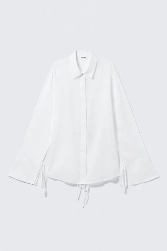Long-Sleeved Open Back Tie Shirt – White Long-Sleeved Open Back Tie Shirt – White