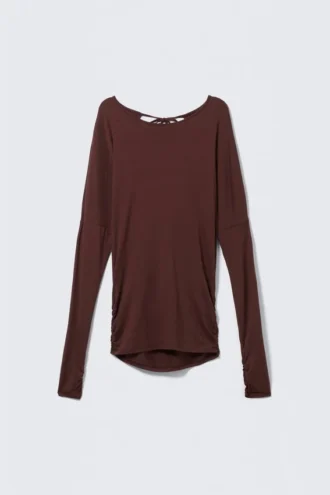 Long-Sleeved Open Back Top – Burgundy